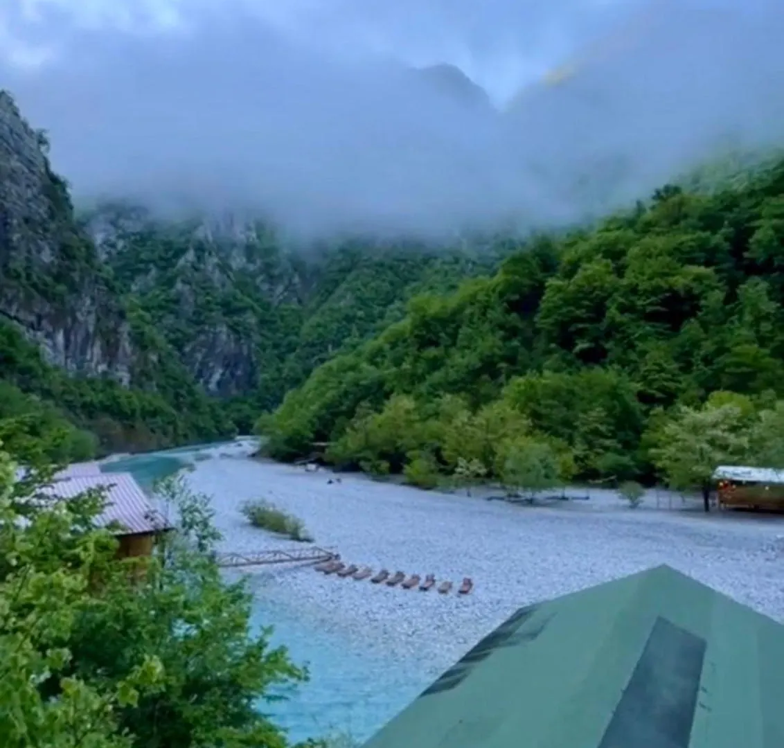 Gasthuis Guesthouse Zgiboza Moll' e Shoshit Albanië